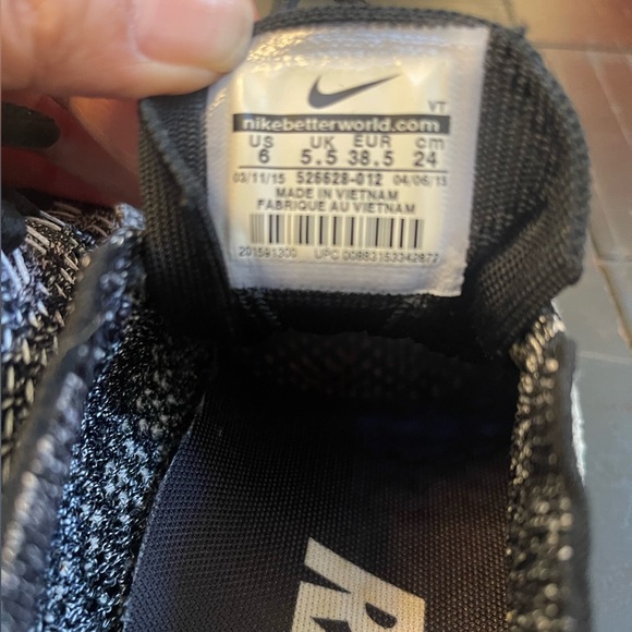 Nike Oreo Flyknit Racers - Picture 5 of 6